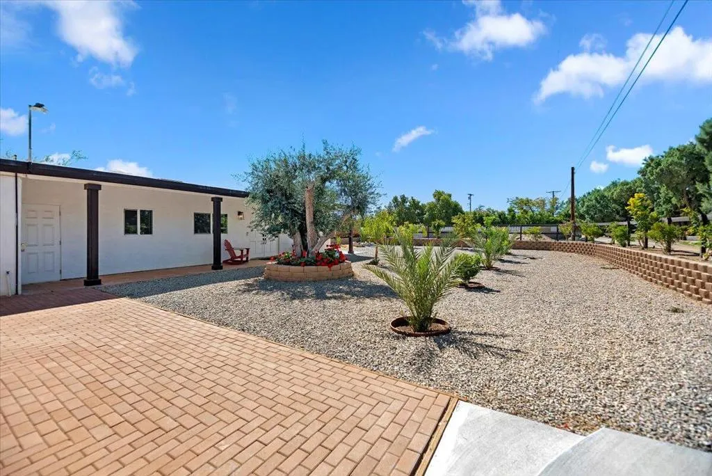 32300 Shadow Mountain Lane, Thousand Palms, California 92276 home-pic-13